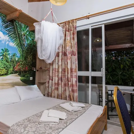 Aqua Marine Lejlighedshotel